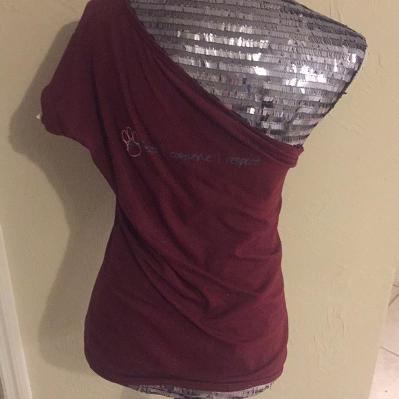 NWT Do U Speak Green Plum One-Shoulder Tee! - Picture 4 of 6